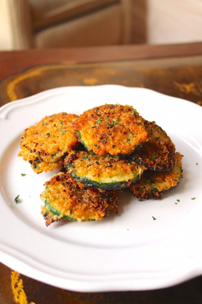 Zucchini Crisps with Sriracha Greek Yogurt Sauce