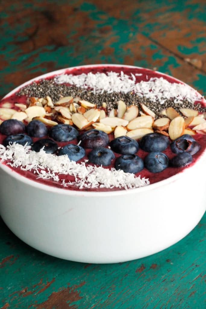 Blueberry "Green" Smoothie Bowl 