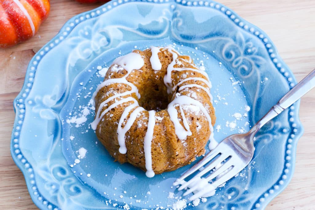 3-Ingredient Pumpkin Mini Bundt Cakes