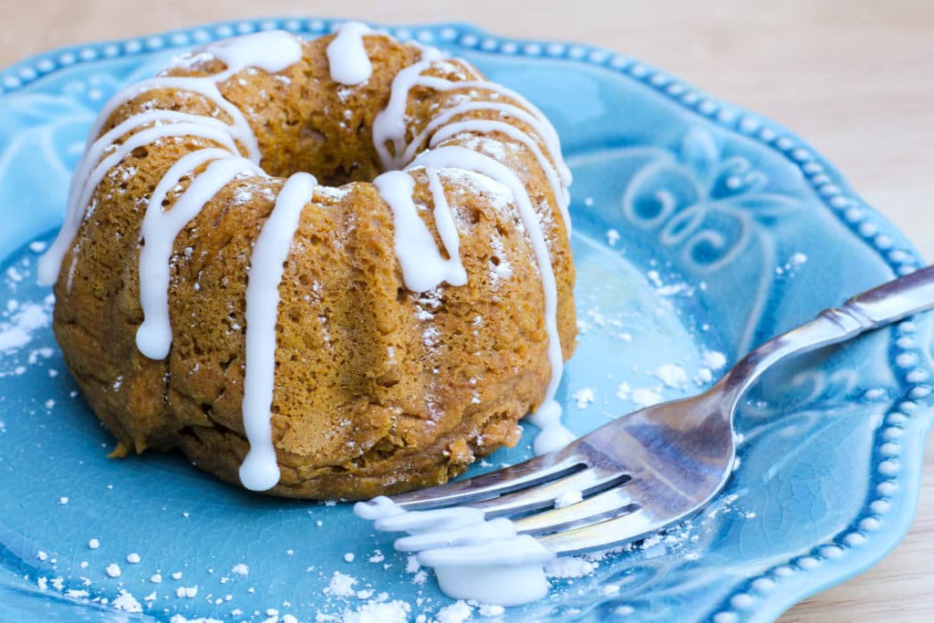 3-Ingredient Pumpkin Mini Bundt Cakes